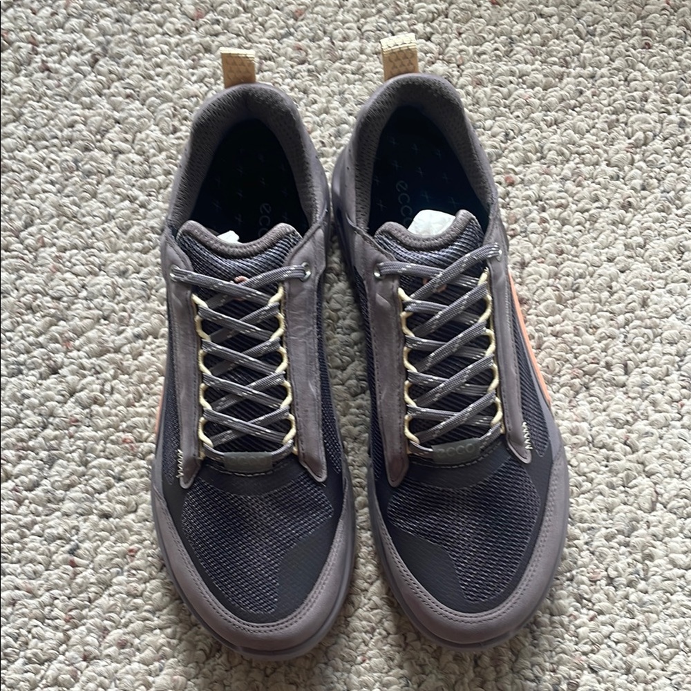 ECCO Women’s Sneakers - Picture 3 of 9